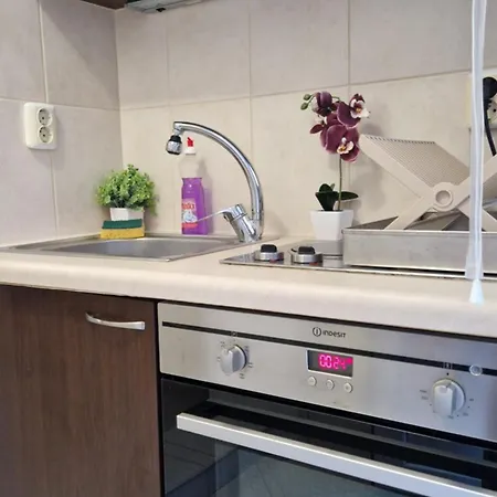 Cute & Cozy In וארנה